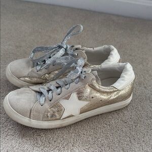 GG D00pe Gold Glitter Sneakers with Star Detail